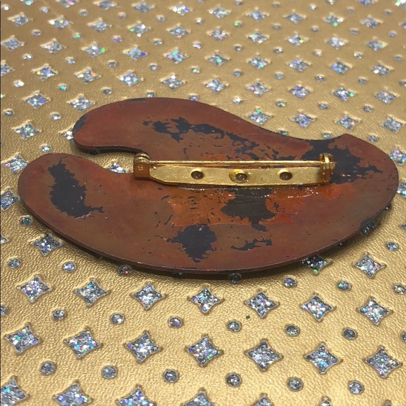 Vintage Metal Painter’s Pin - Picture 5 of 5